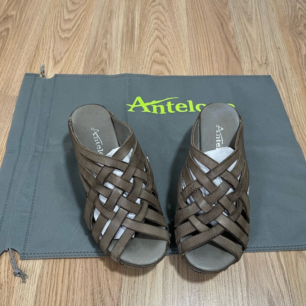 Antelope Wedge Leather Sandals 5.5